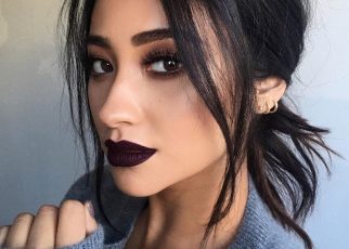 dark lipstick
